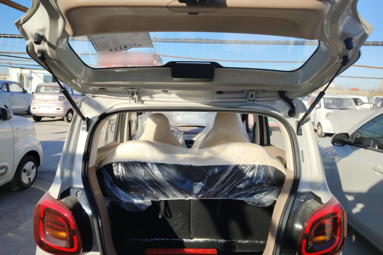 五菱汽车 宏光MINIEV 2025款 四门版 进阶款机舱底盘23