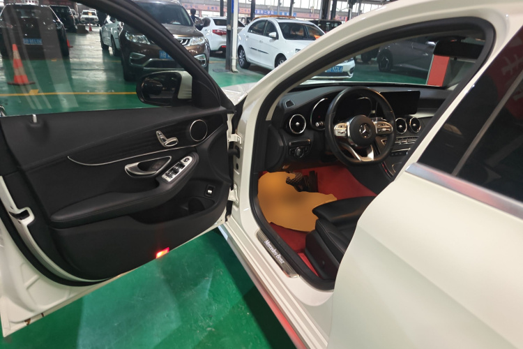 奔驰C级 2021款 C 200 L 时尚型运动版中控内饰20