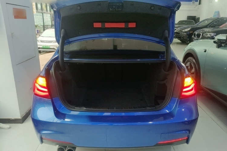 宝马3系 2018款 320i M运动套装局部细节23