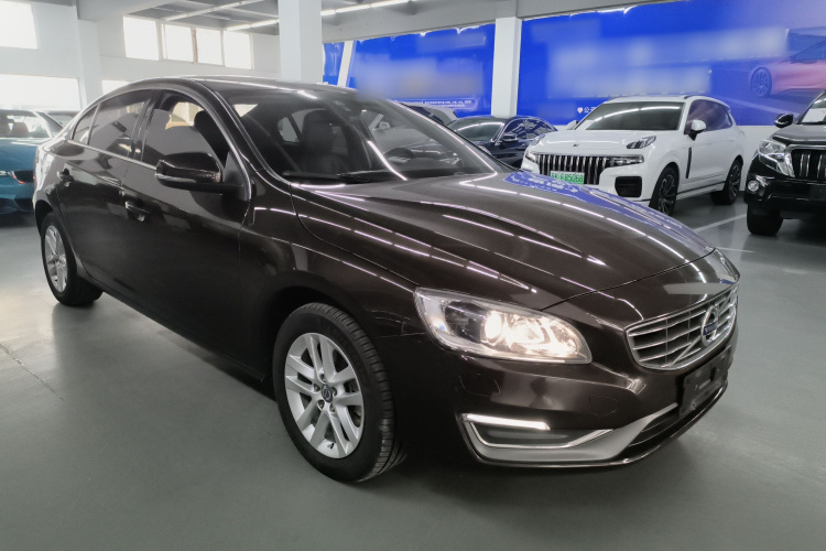 沃尔沃S60 2018款 S60L T3 智进版车身外观6002