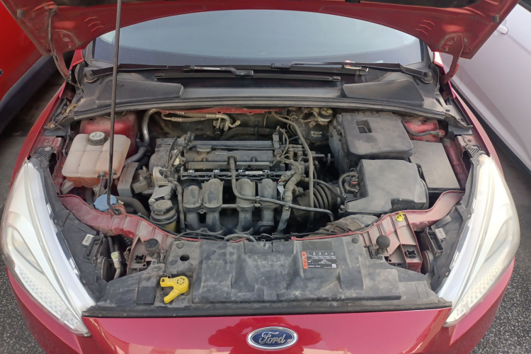 福特 福克斯 2017款 三厢 1.6L 自动风尚型智行版机舱底盘24