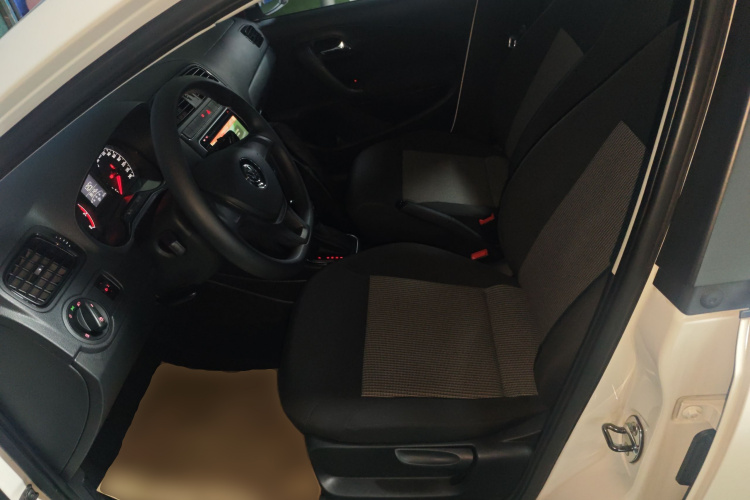 大众 Polo 2016款 1.4L 自动风尚型局部细节19