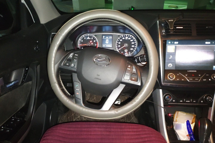 陆风X5 2016款 Plus 1.5T CVT创领版中控内饰13