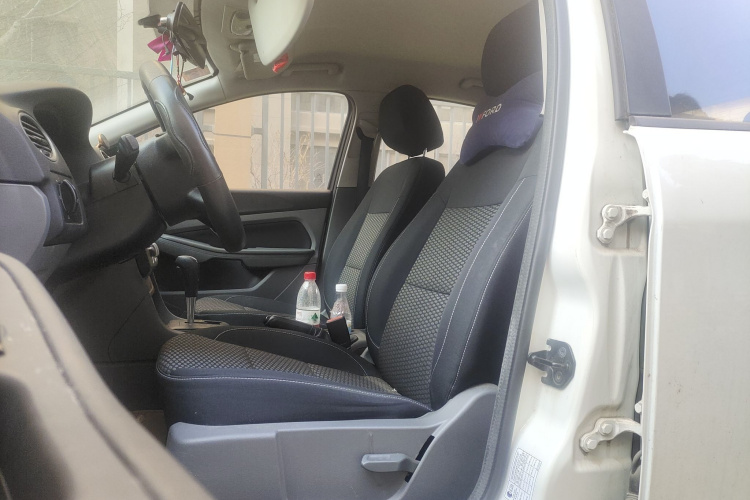 福特 福克斯 2013款 两厢经典 1.8L 自动基本型中控内饰19