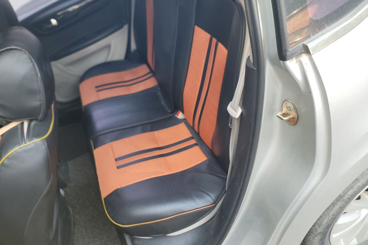 雪铁龙 世嘉 2013款 三厢 1.6L 手动品尚型中控内饰21