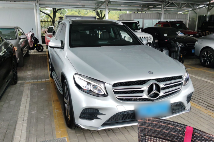 奔驰GLC 2017款 GLC 260 4MATIC 豪华型车身外观3