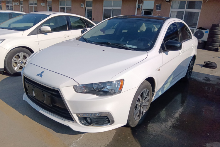 三菱 翼神 2016款 1.8L CVT黑白复刻版车身外观1