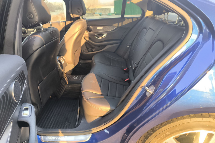 奔驰C级 2018款 C 200 L 运动版中控内饰21