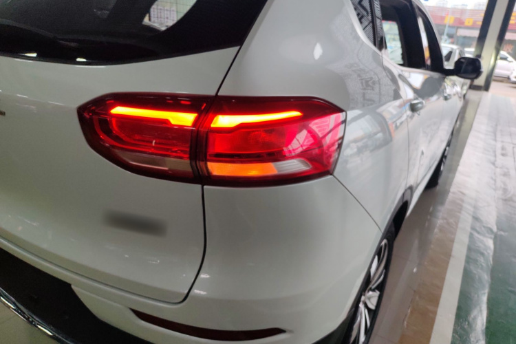 哈弗H6 2021款 1.5T 自动冠军版车身外观9