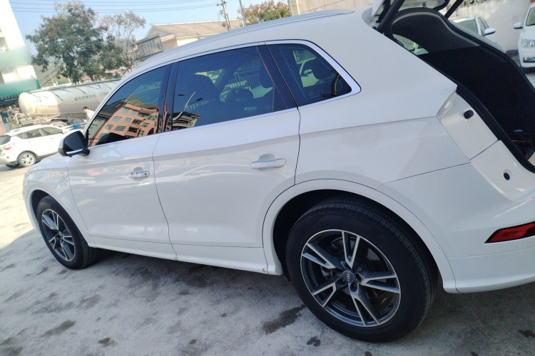 奥迪Q5L 2018款 40 TFSI 荣享时尚型 国V车身外观4