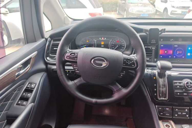 广汽传祺 传祺M8 2020款 390T 尊享版中控内饰13