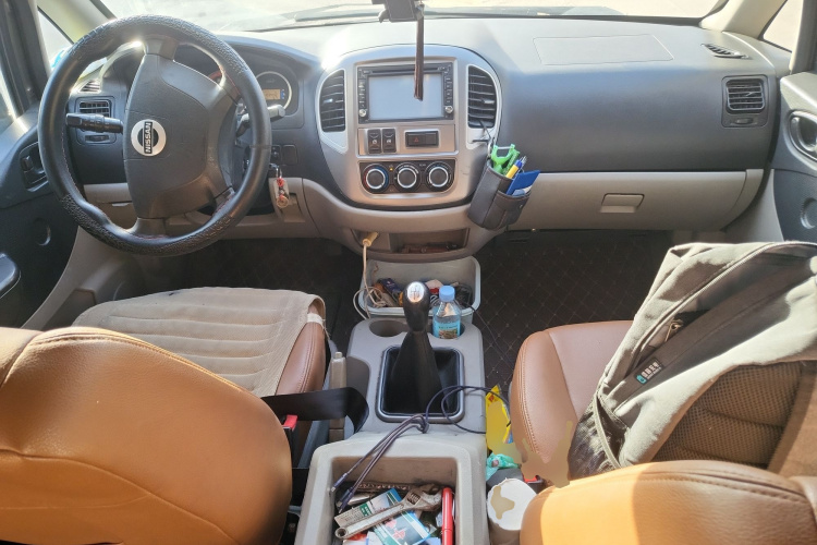 东风风行 菱智 2015款 M5 Q7 2.0L 9座长轴舒适型中控内饰12