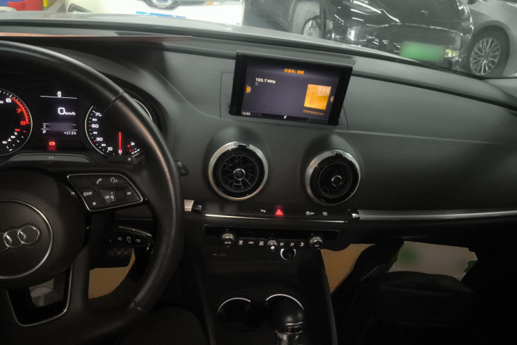 奥迪A3 2019款 Sportback 35 TFSI 运动型 国VI中控内饰12