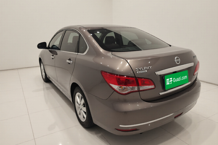 日产 轩逸 2016款 经典 1.6XE 手动领先版车身外观5