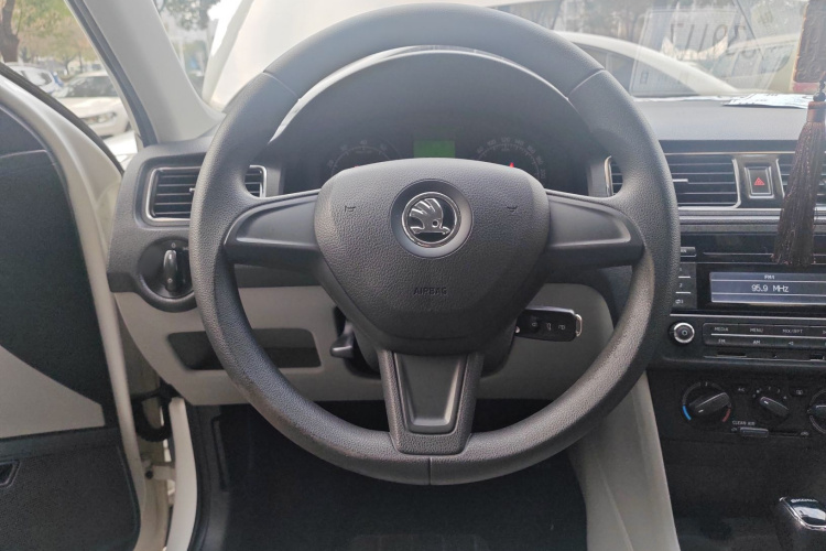 斯柯达 昕锐 2016款 1.6L 自动创行版中控内饰13