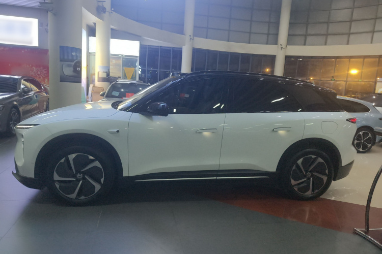 蔚来ES6 2023款 75kWh车身外观4