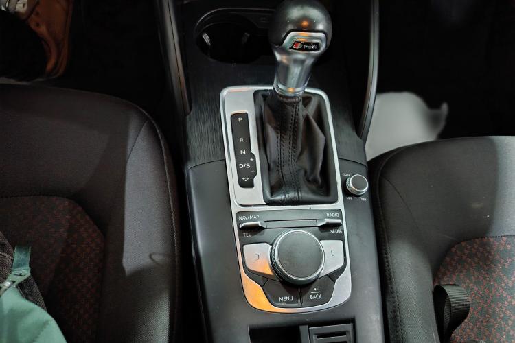 奥迪A3 2019款 Limousine 35 TFSI 进取型 国V中控内饰7003