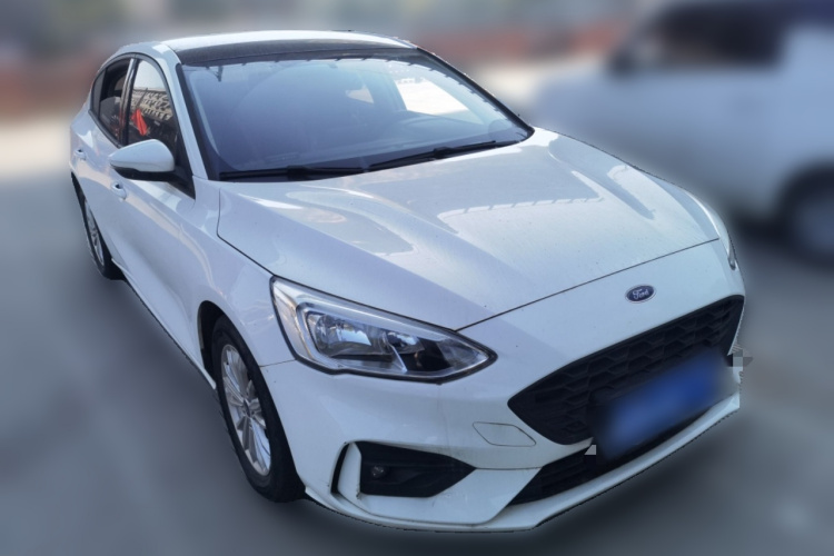 福特 福克斯 2020款 三厢 1.5L 自动锋跃型车身外观3