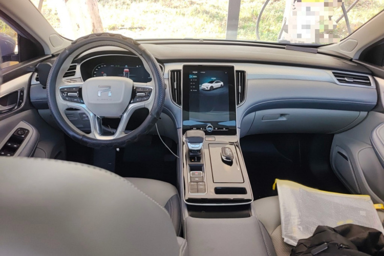 飞凡汽车 飞凡ER6 2021款 新动版 620km 智行版中控内饰7002