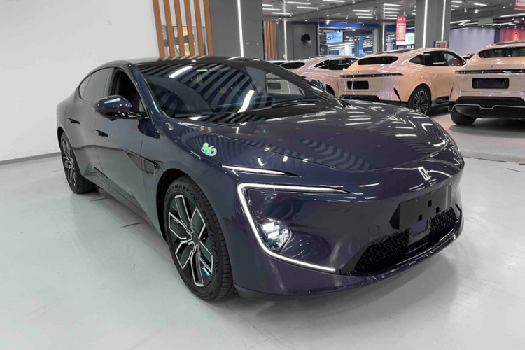 阿维塔12 2025款 Max增程版车身外观6006