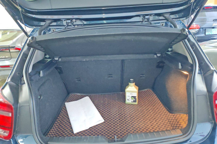 宝马1系(进口) 2013款 改款 116i 都市型局部细节23