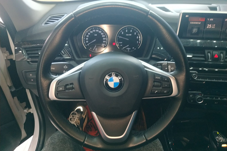 宝马X1 2018款 sDrive20Li 领先型中控内饰13