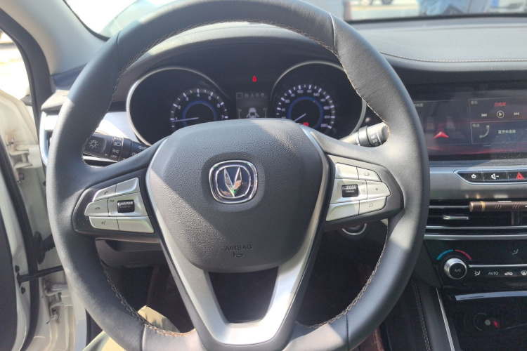 长安 逸动 2019款 高能版 1.6L GDI 手动先锋型 国VI局部细节13