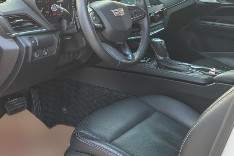 凯迪拉克CT4 2022款 28T 豪华型中控内饰7002