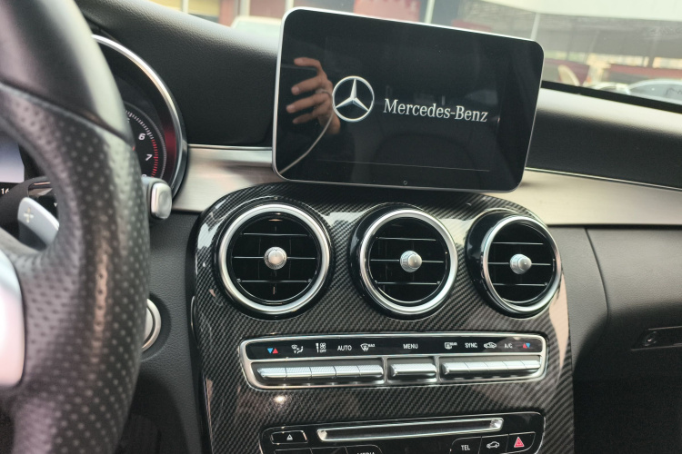 奔驰C级 2018款 C 200 运动版局部细节16