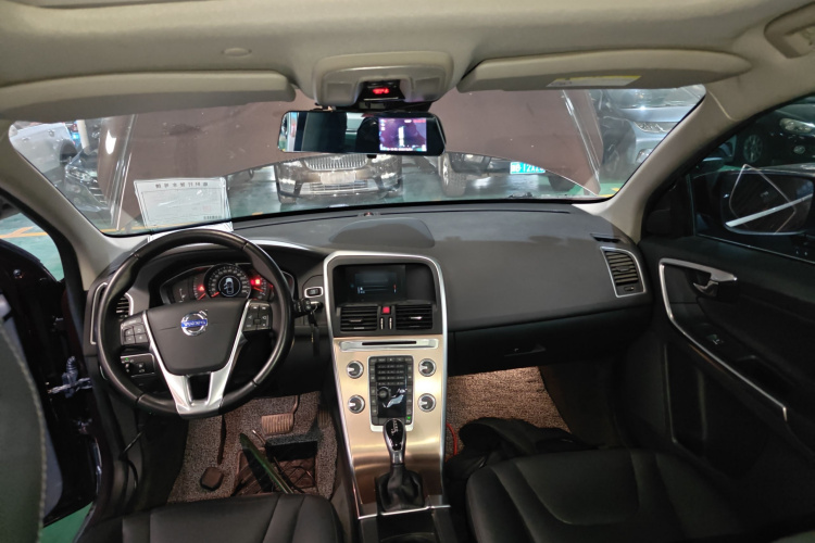 沃尔沃XC60 2017款 T5 AWD 智进版中控内饰12