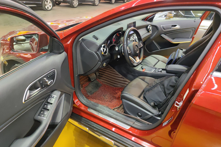 奔驰GLA 2019款 GLA 200 时尚型中控内饰20