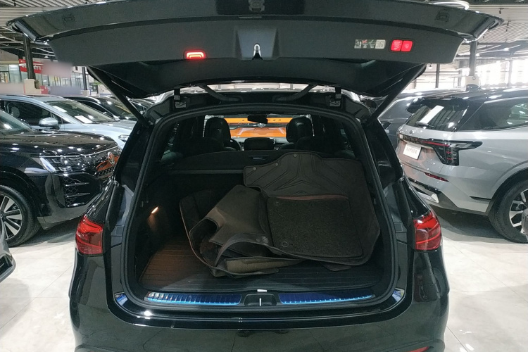 奔驰GLC 2024款 GLC 300 L 4MATIC 动感型 5座机舱底盘23