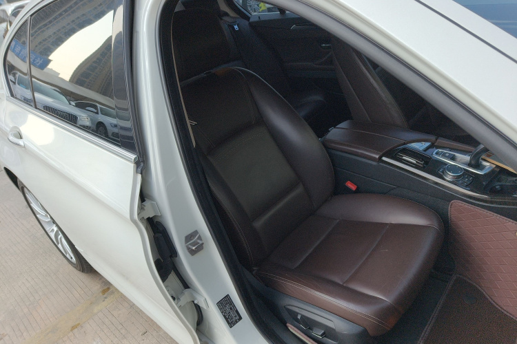 宝马5系 2014款 525Li 豪华设计套装局部细节41