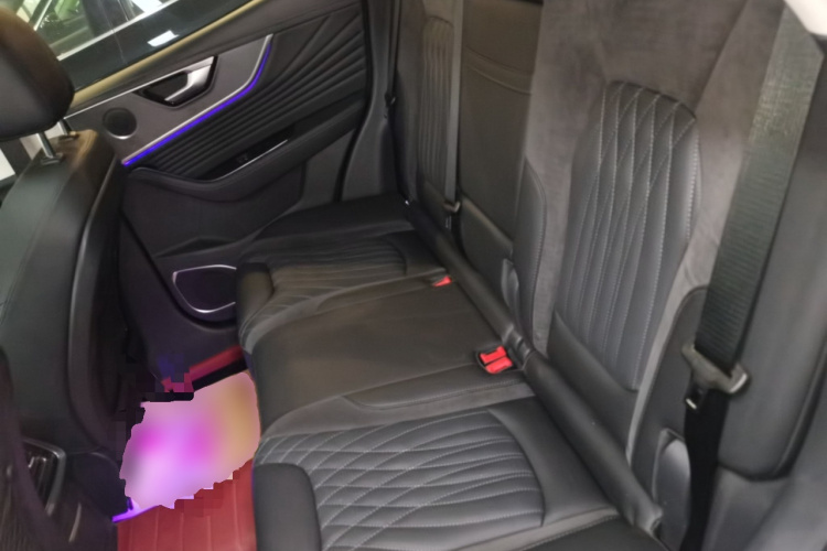 红旗HS5 2023款 2.0T 旗享Pro版中控内饰7004