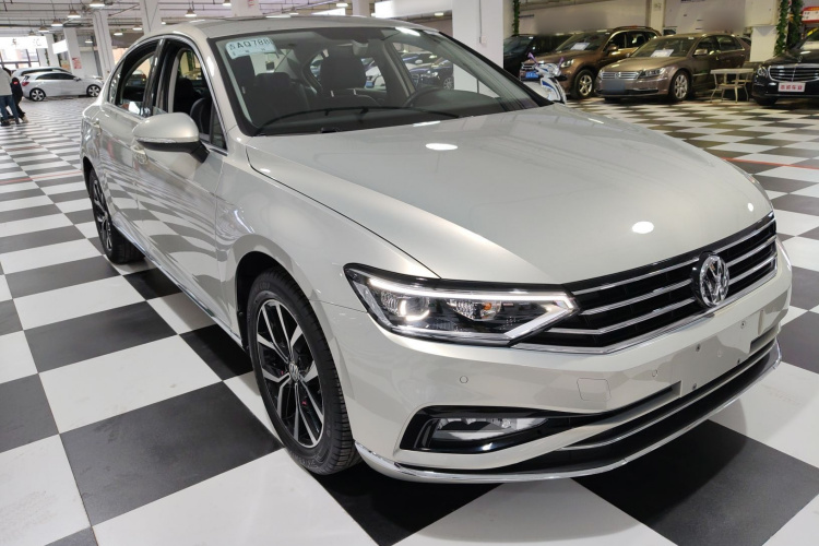 大众 迈腾 2020款 330TSI DSG 领先型车身外观3
