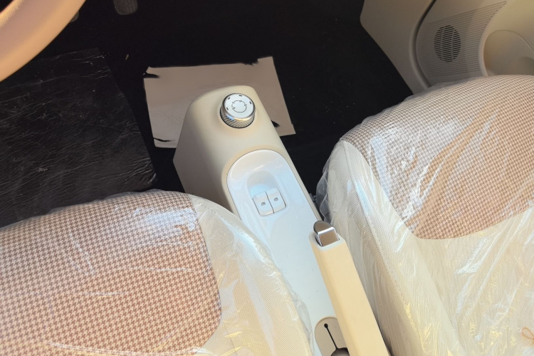 五菱汽车 宏光MINIEV 2024款 第三代 215km 青春版局部细节18