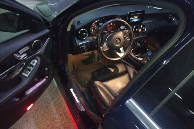 奔驰C级 2016款 C 200 L 运动型中控内饰20