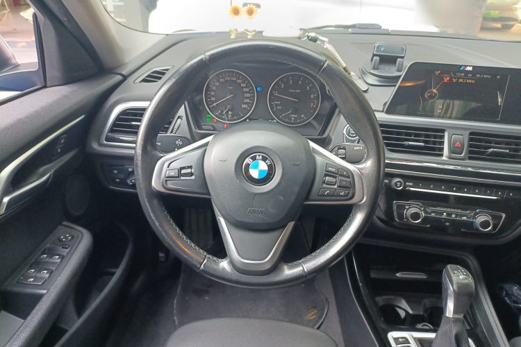 宝马1系 2017款 118i 运动型中控内饰13