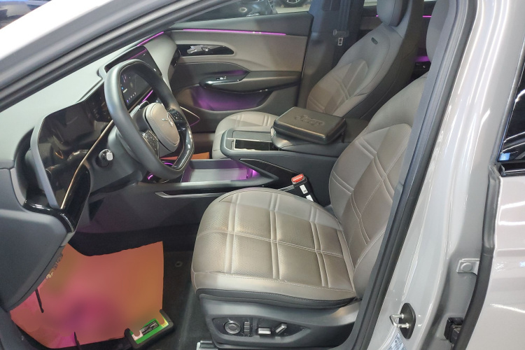 红旗EH7 2024款 690 Pro中控内饰19