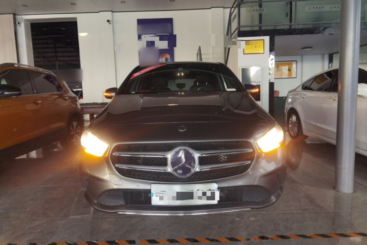 奔驰B级 2020款 B 180车身外观2