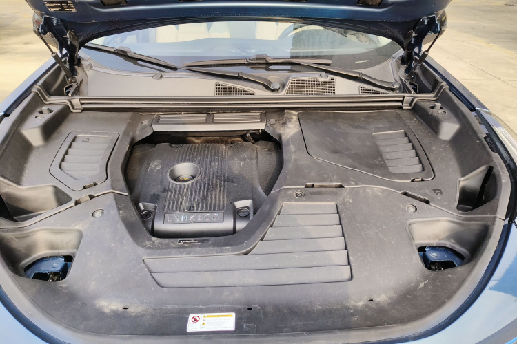 领克01 2019款 2.0T 两驱耀Pro版 国VI机舱底盘24