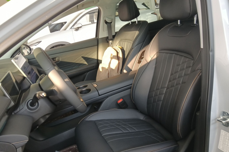 宝骏享境 2025款 纯电 600km豪华版中控内饰19