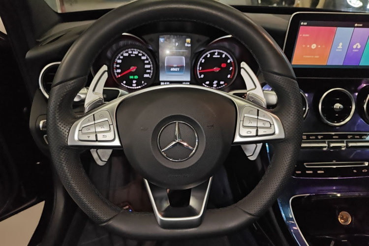 奔驰C级 2017款 改款 C 200 运动版中控内饰13