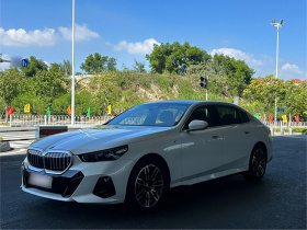 宝马5系 2025款 530Li 领先型 M运动套装