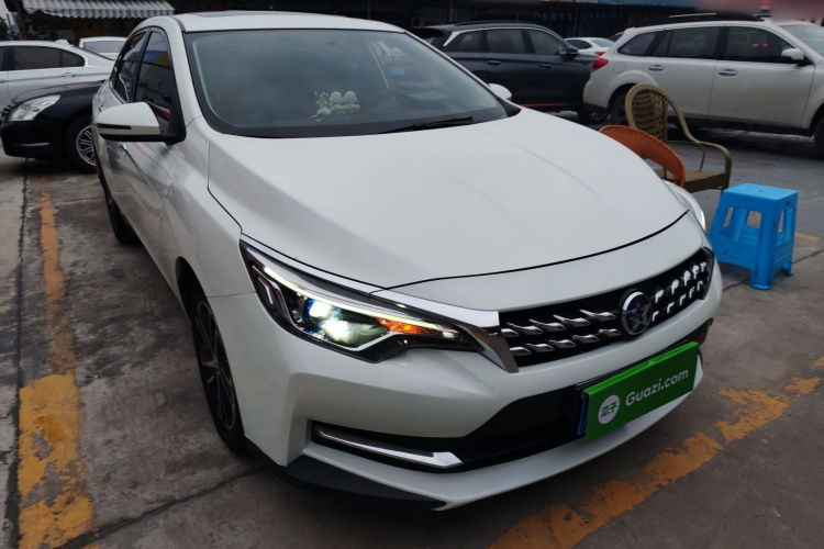 启辰D60 2019款 十万荣耀 1.6L XL 手动辰酷版 国VI车身外观3