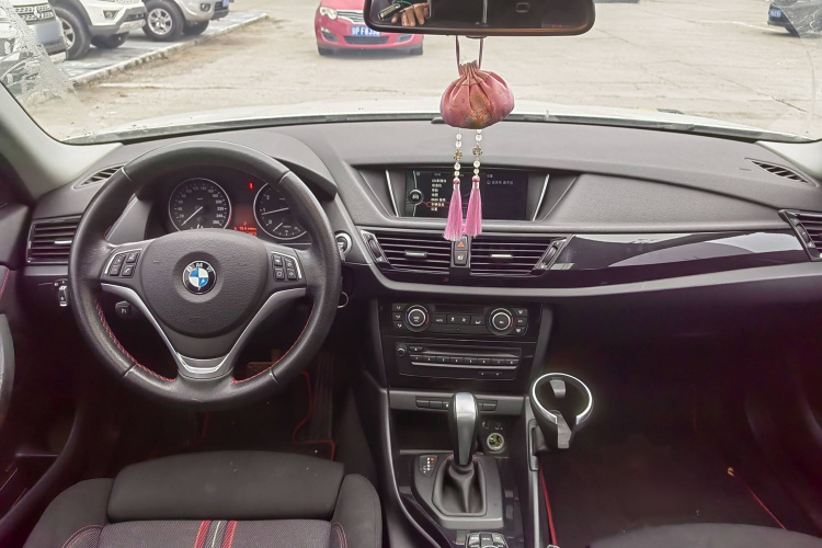 宝马X1 2013款 sDrive18i 运动设计套装中控内饰7002