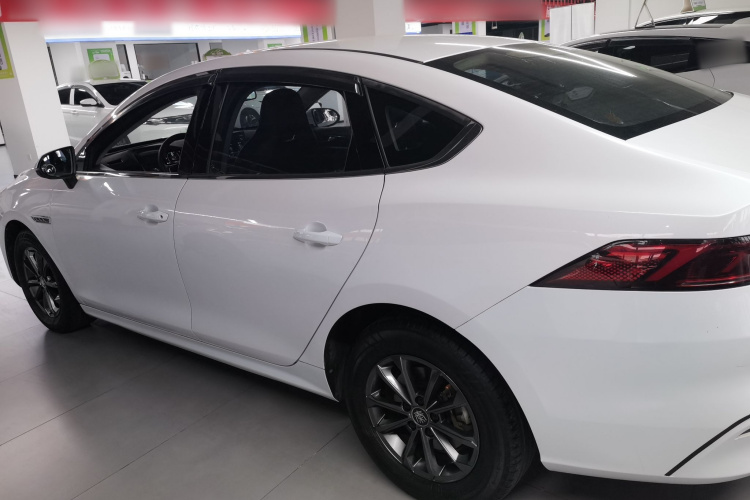 比亚迪 秦PLUS 2021款 EV 420KM 出行版车身外观4