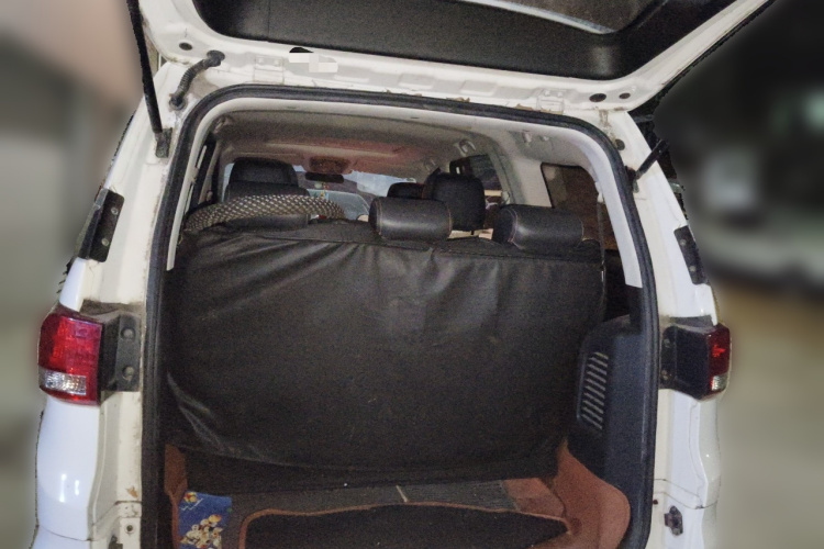 北汽幻速H3 2017款 1.5L 手动舒适天窗版中控内饰23