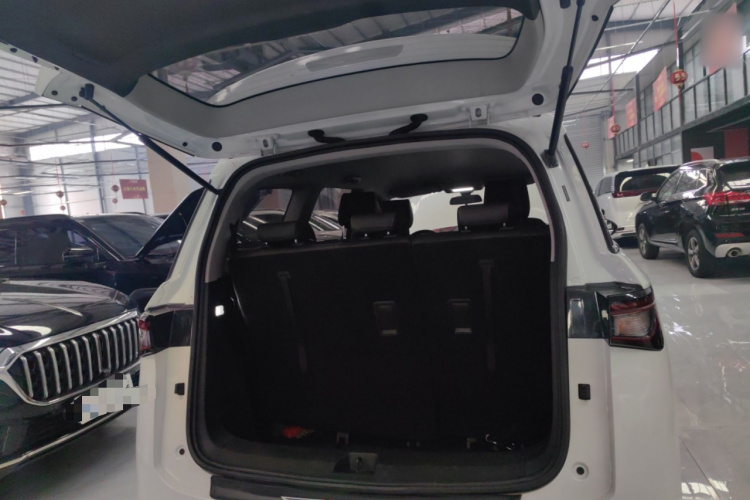 五菱汽车 五菱佳辰 2022款 1.5L 手动畅享舒适型机舱底盘23