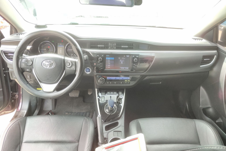 丰田 雷凌 2017款 改款双擎 1.8H GS-L E-CVT领先版 国V中控内饰12